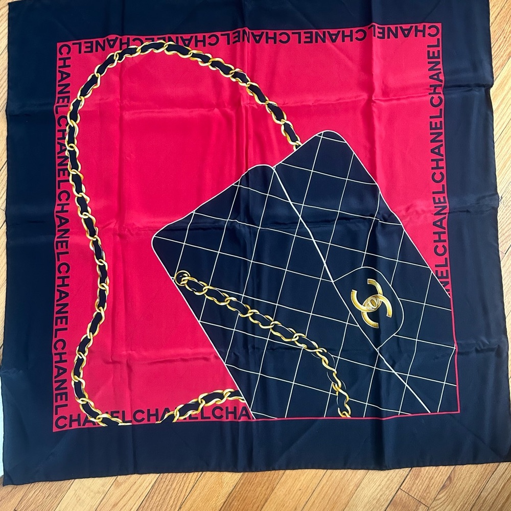 Chanel Black and Red Shoulder Bag Design